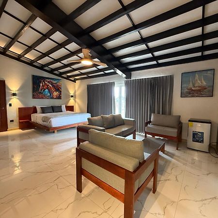 Hotel Tesoro Beach San Luis La Herradura Exterior photo