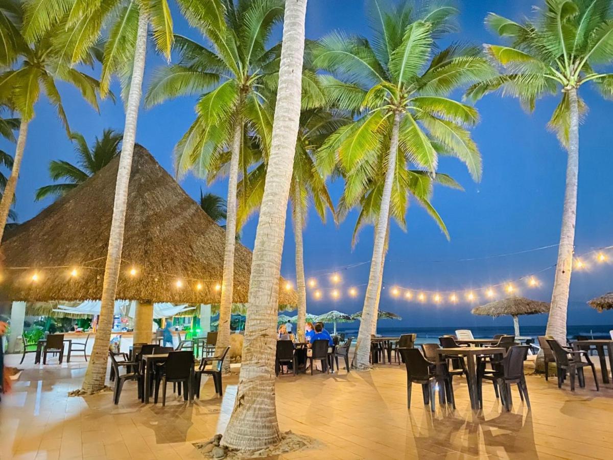 Hotel Tesoro Beach San Luis La Herradura Exterior photo